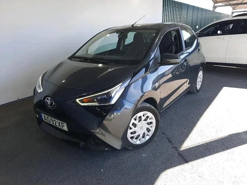 Cinza Usado 2021 Toyota Aygo X-play Citadino | € 14.990 (Caro) - Imagem 1/4
