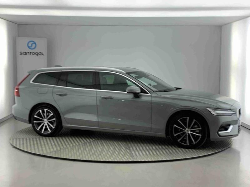 Cinzento Usado 2024 Volvo V60 Carrinha | € 43.490 (Bom preço) - Imagem 1/4