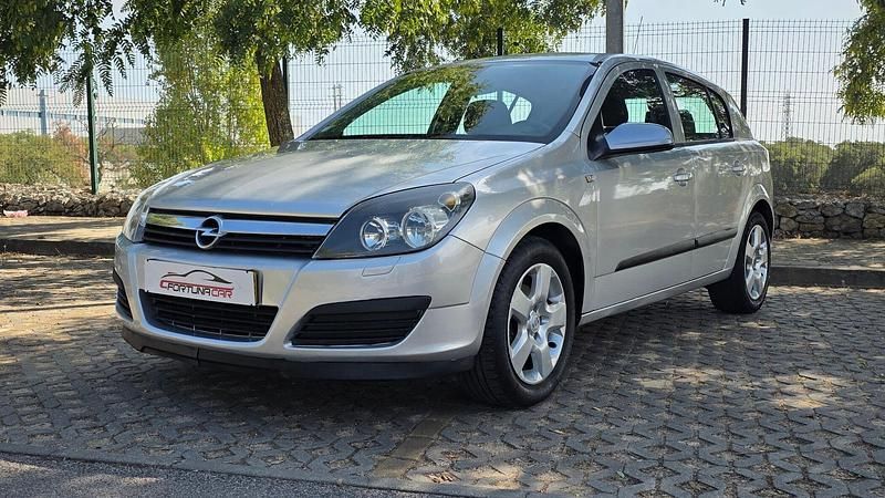 Cinza Usado 2006 Opel Astra Enjoy Citadino | € 5.990 (Caro) - Imagem 1/4