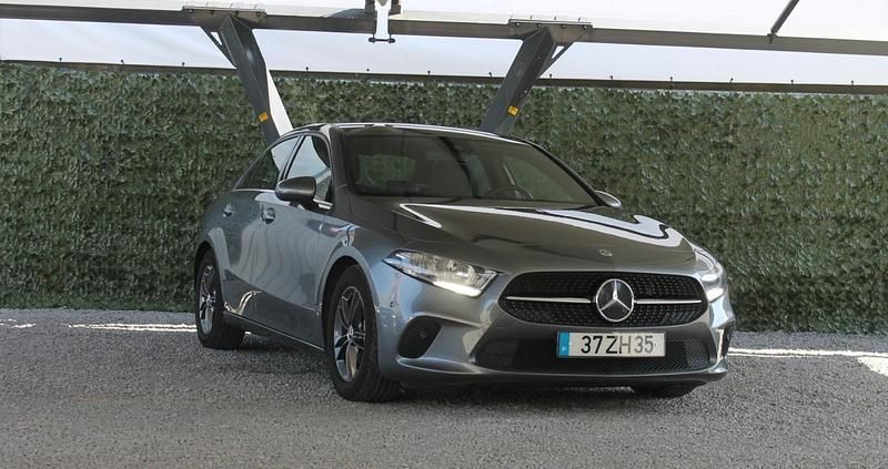 Cinza Usado 2019 Mercedes A180 Style Sedan | € 19.290 (Preço justo) - Imagem 1/4