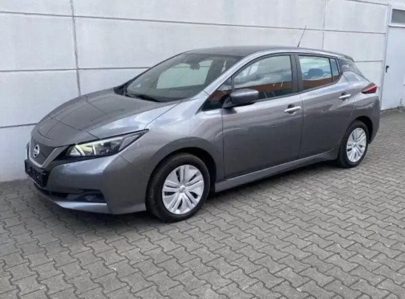 Usado Nissan Leaf Acenta 110 kW (150 HP) 2020 Cinzento Citadino