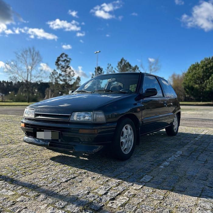 Usado Daihatsu Charade 101 HP (74 kW) 1990 Citadino