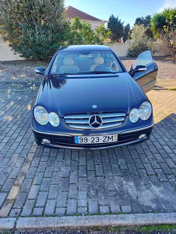 Usado Mercedes CLK270 170 HP (125 kW) 2005 Preto Coupé
