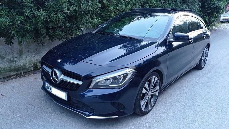 Usado Mercedes CLA180 Shooting Brake Urban 109 HP (80 kW) 2017 Carrinha