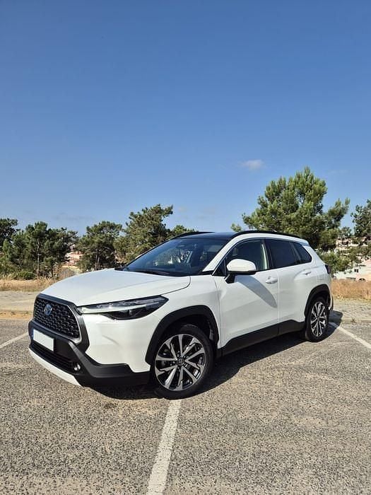 Usado 2022 Toyota Corolla Cross Luxury SUV | € 41.000 - Imagem 1/4