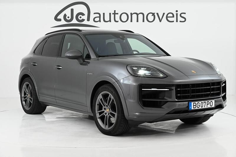 Usado Porsche Cayenne 470 HP (345 kW) 2024 Cinzento SUV
