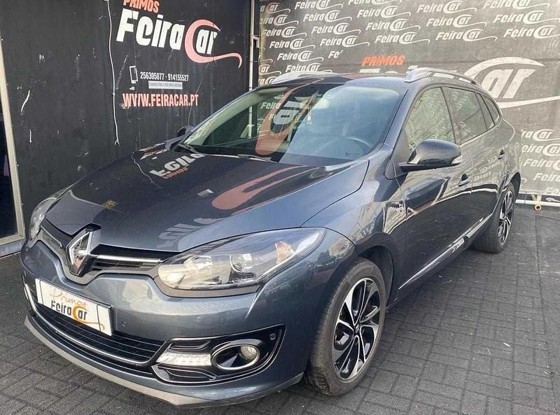 Cinza Usado 2015 Renault Mégane III Bose Edition Carrinha | € 12.000 (Preço elevado) - Imagem 1/4