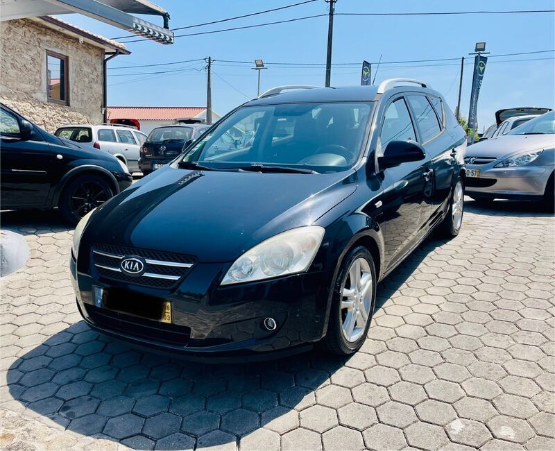 Preto Usado 2008 Kia Ceed LX Carrinha | € 3.790 (Preço justo) - Imagem 1/4