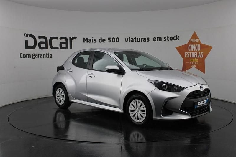 Cinza Usado 2022 Toyota Yaris Hybrid Comfort | € 16.699 (Bom preço) - Imagem 1/4