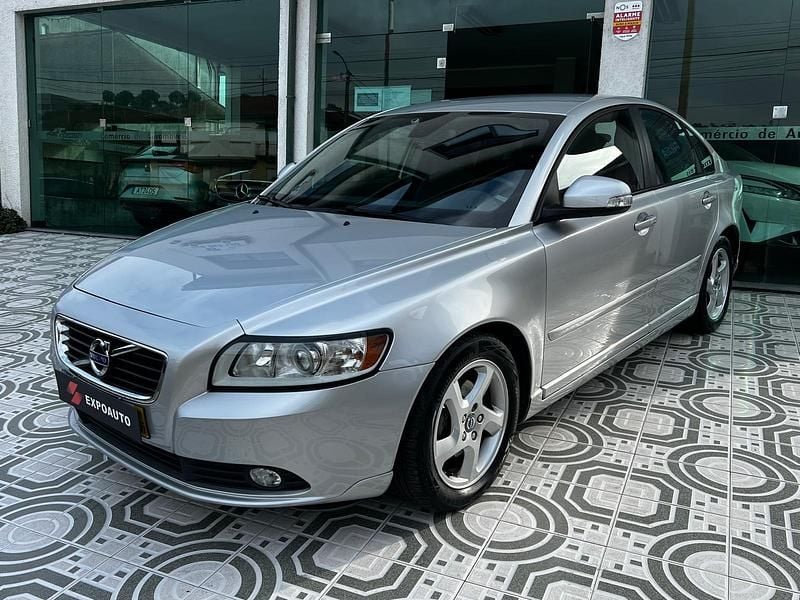 Prateado Usado 2011 Volvo S40 Sedan | € 7.250 - Imagem 1/4