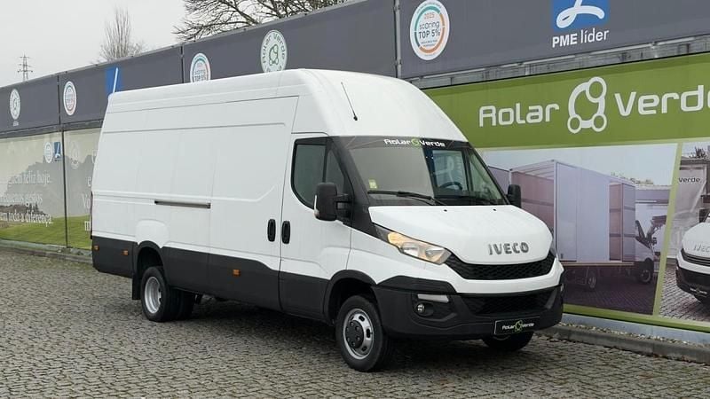 Usado Iveco Daily 170 HP (125 kW) 2015 Branco