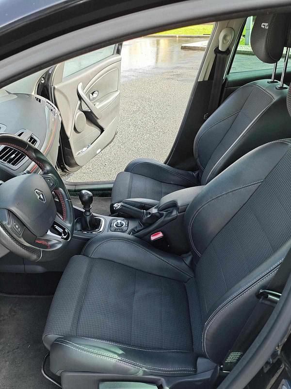 Usado Renault Mégane GrandTour 110 HP (80 kW) 2015 Preto Carrinha