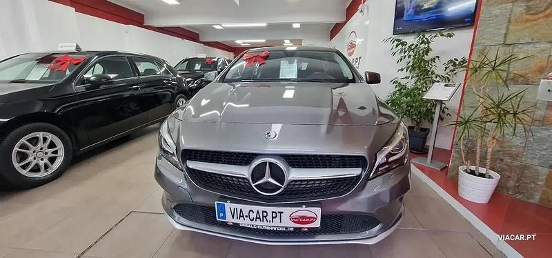 Usado Mercedes CLA200 Shooting Brake Urban 136 HP (100 kW) 2018 Cinzento Carrinha