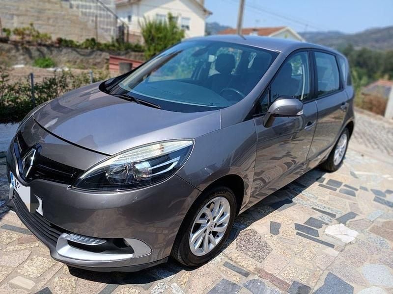 Usado 2012 Renault Scénic III Expression Monovolume | € 5.000 - Imagem 1/4