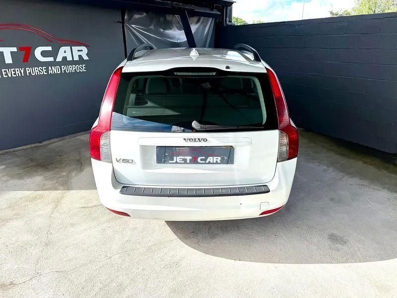 Usado Volvo V50 Momentum 109 HP (80 kW) 2008 Branco Carrinha