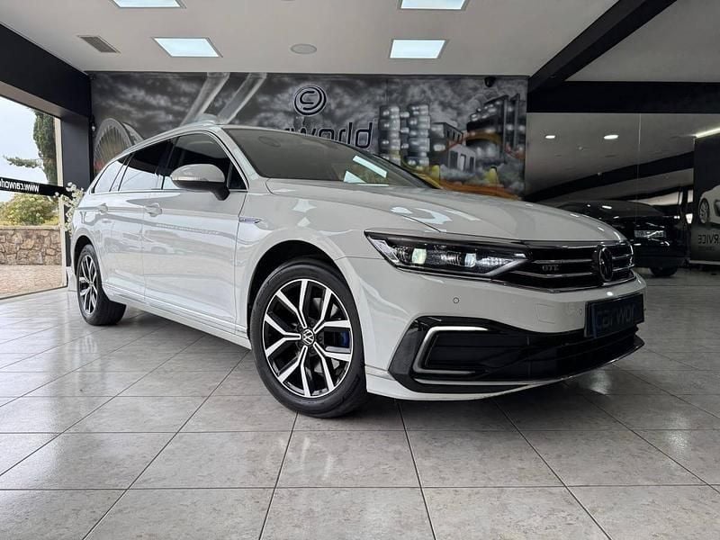 Branco Usado 2021 VW Passat Carrinha | € 20.999 (Bom preço) - Imagem 1/4