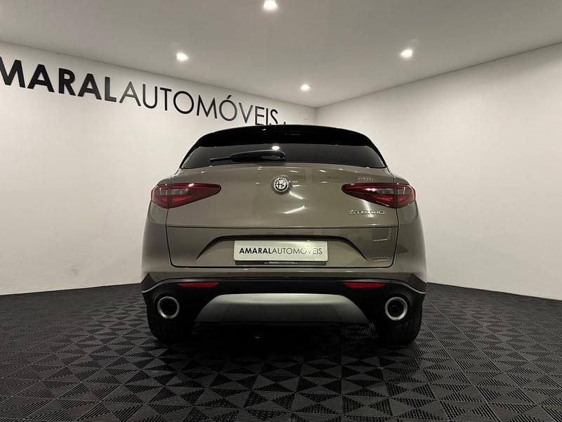 Usado Alfa Romeo Stelvio 180 HP (132 kW) 2018 Outra SUV