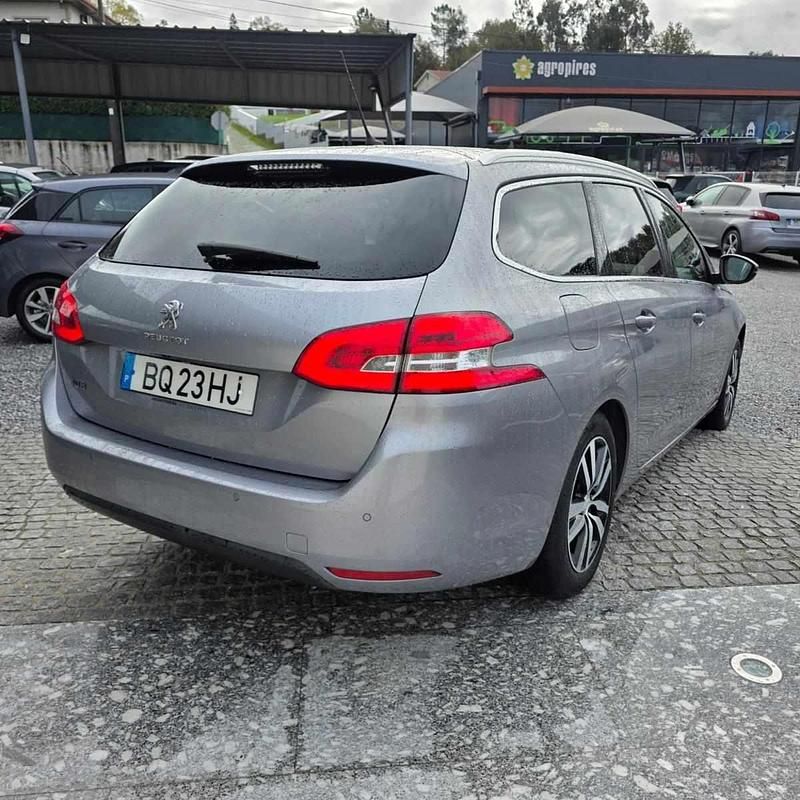 Usado Peugeot 308 SW 130 HP (95 kW) 2020 Cinzento Carrinha