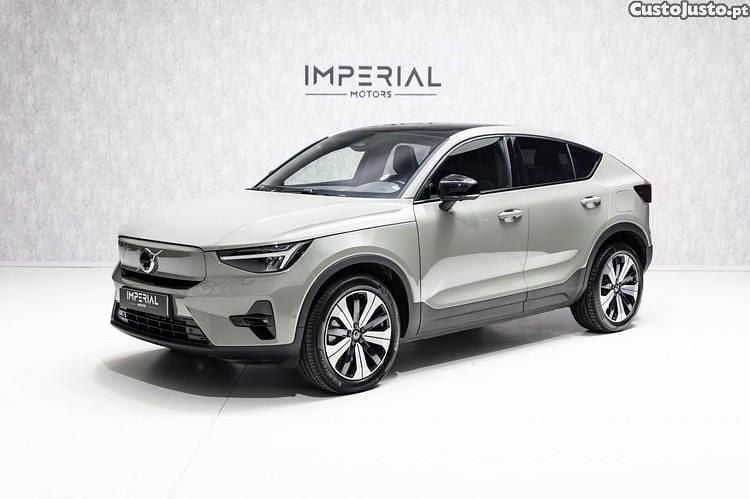 Usado Volvo C40 169 kW (231 HP) 2023 Verde SUV