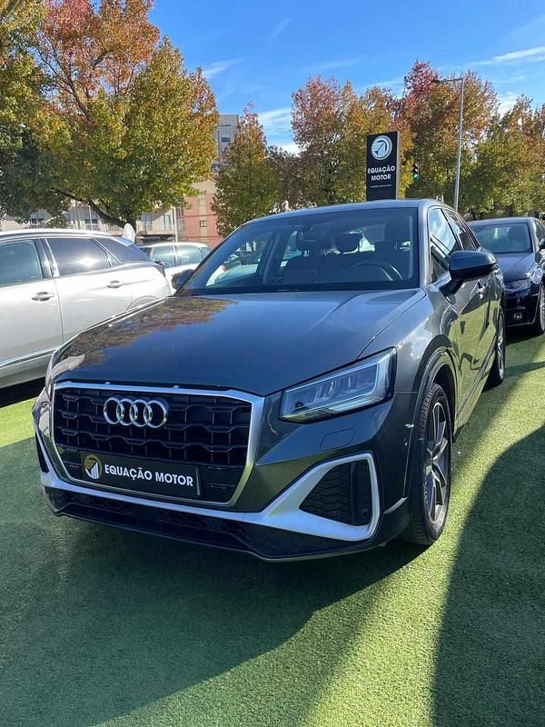 Cinzento Usado 2021 Audi Q2 SUV | € 24.900 (Super Preço) - Imagem 1/3