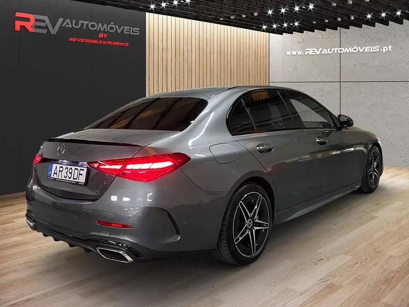 Usado Mercedes C300 AMG line 265 HP (194 kW) 2022 Cinza antracite Sedan