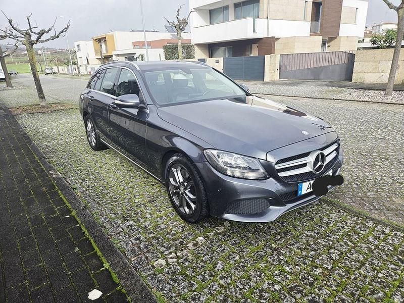 Usado Mercedes C180 Avantgarde 116 HP (85 kW) 2015 Sedan