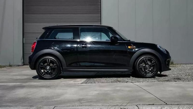 Usado Mini Cooper 116 HP (85 kW) 2016 Preto Citadino