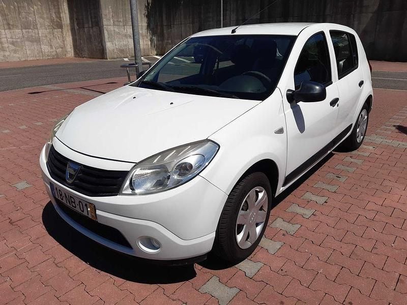 Usado 2012 Dacia Sandero Sedan | € 5.000 - Imagem 1/4