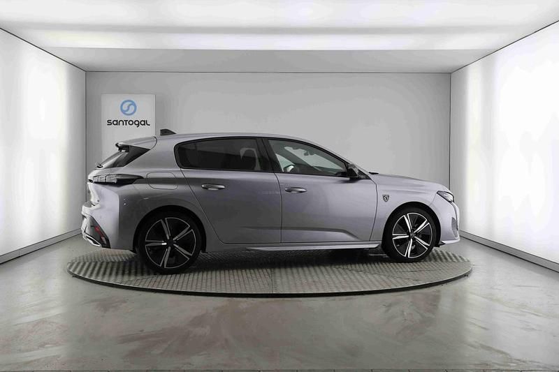 Usado Peugeot 308 GT 130 HP (95 kW) 2023 Cinzento
