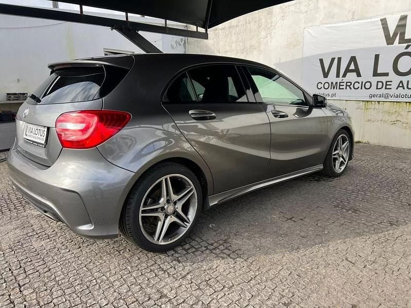 Usado Mercedes A160 AMG line 90 HP (66 kW) 2015 Cinza antracite