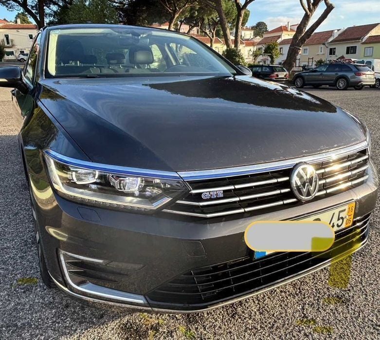 Cinzento Usado 2018 VW Passat GTE Sedan | € 16.500 (Super Preço) - Imagem 1/4