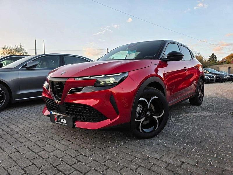 Vermelho Novo 2025 Alfa Romeo GT Junior | € 29.900 - Imagem 1/4