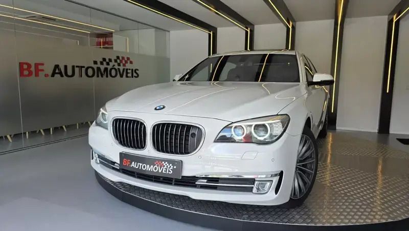 Branco Usado 2013 BMW 730L Exclusive Sedan | € 39.900 - Imagem 1/4