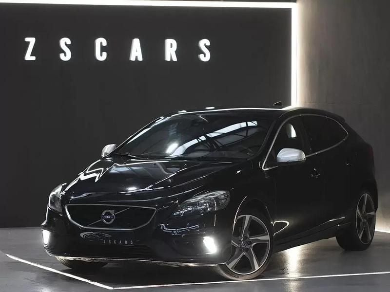 Usado Volvo V40 R-Design 120 HP (88 kW) 2015 Preto Citadino