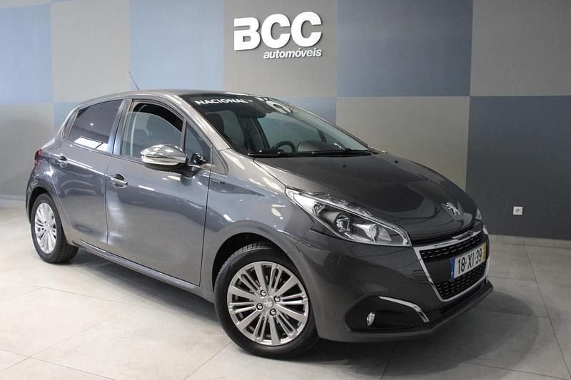 Cinza Usado 2019 Peugeot 208 Signature Sky Citadino | € 12.990 (Preço elevado) - Imagem 1/4