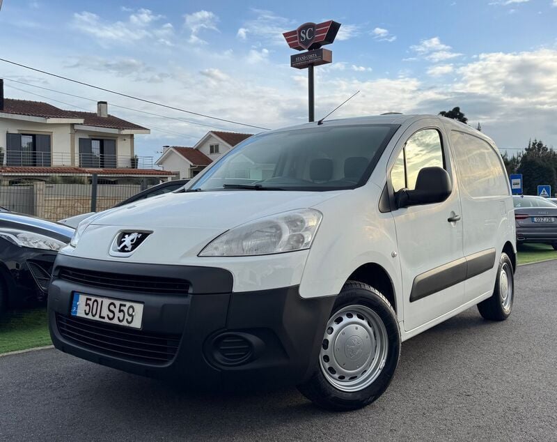 Branco Usado 2011 Peugeot Partner Van | € 8.950 (Preço justo) - Imagem 1/4