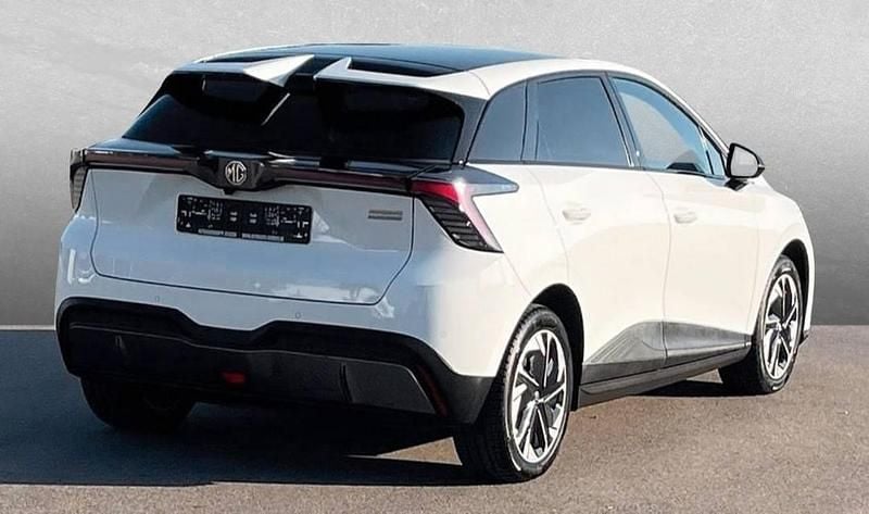 Usado MG MG4 EV 150 kW (204 HP) 2023 Branco Citadino