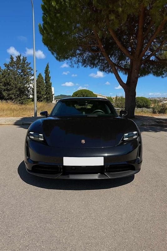 Preto Usado 2020 Porsche Taycan 4S Sedan | € 56.000 - Imagem 1/4