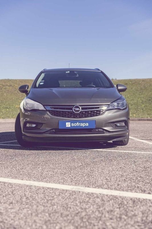 Cinzento Usado 2021 Opel Astra Design & Tech | € 19.890 (Caro) - Imagem 1/4