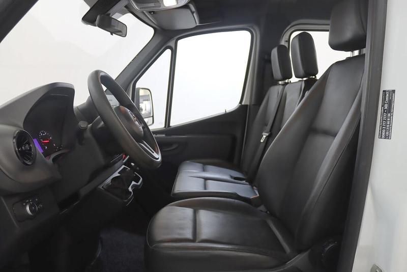 Usado Mercedes Sprinter 150 HP (110 kW) 2022 Branco Van