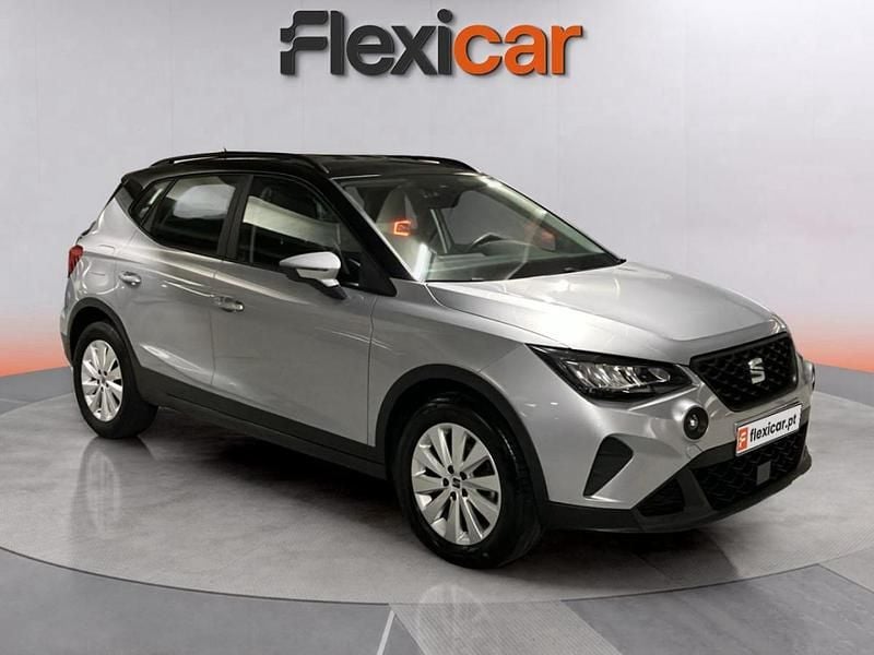 Cinza Usado 2023 Seat Arona Style SUV | € 14.490 (Bom preço) - Imagem 1/4