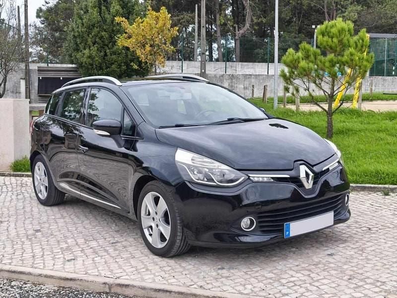 Usado Renault Clio GrandTour Dynamique 90 HP (66 kW) 2013 Preto Carrinha