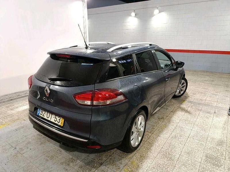 Usado Renault Clio IV 90 HP (66 kW) 2018 Antracite Carrinha