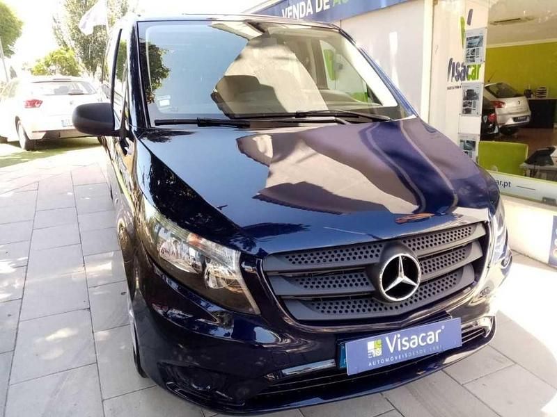 Usado Mercedes Vito 163 HP (119 kW) 2019 Azul Van