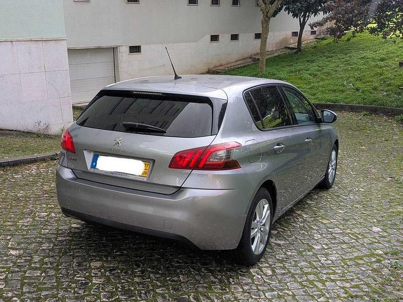 Usado Peugeot 308 100 HP (73 kW) 2017 Cinzento Sedan