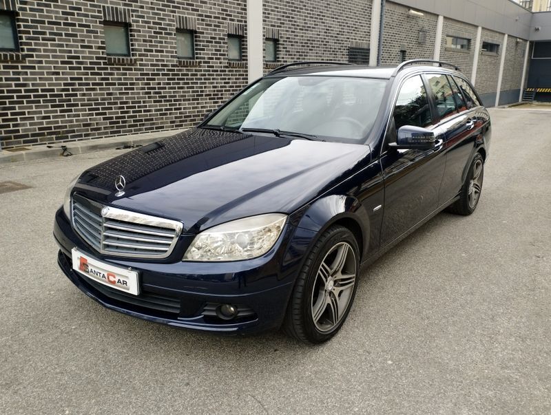 Azul Usado 2009 Mercedes C180 Classic Carrinha | € 12.980 - Imagem 1/4