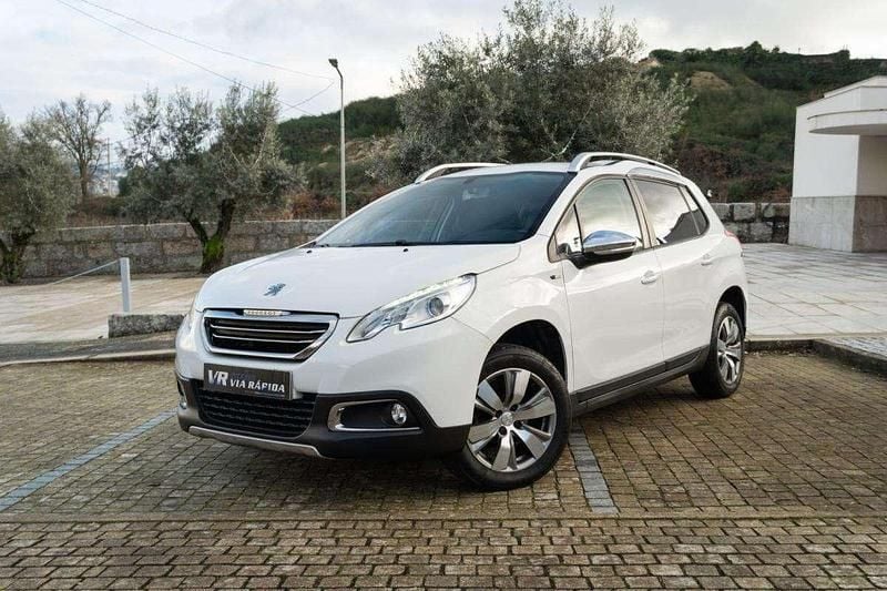 Branco Usado 2015 Peugeot 2008 Style SUV | € 10.990 (Preço justo) - Imagem 1/4