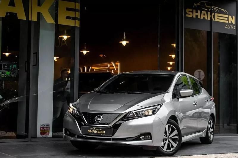 Cinzento Usado 2020 Nissan Leaf N-Connecta Citadino | € 13.750 (Super Preço) - Imagem 1/4