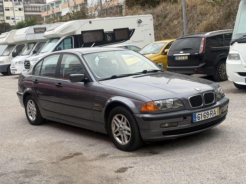 Cinza Usado 2001 BMW 316 Sedan | € 2.900 - Imagem 1/4