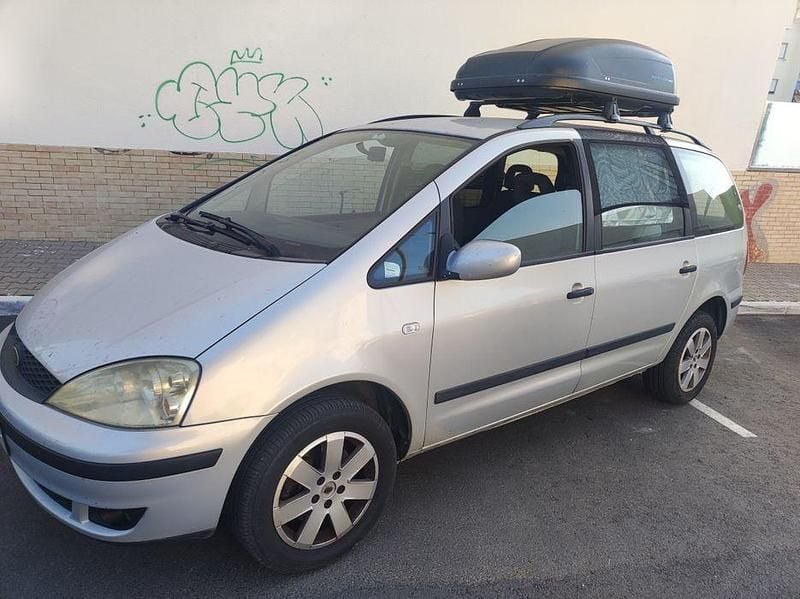 Usado 2013 Ford Galaxy Monovolume | € 3.850 - Imagem 1/4
